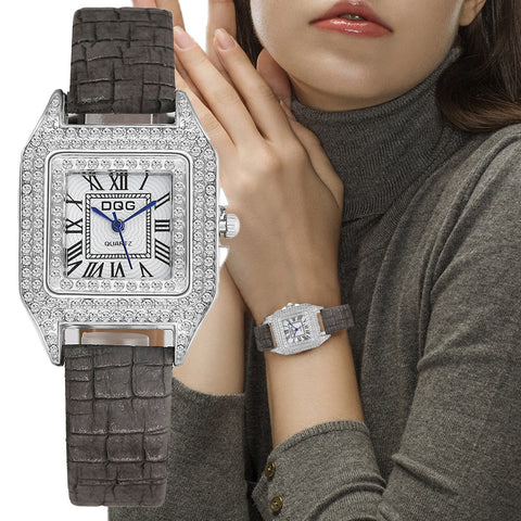 Women Quartz Shining Dial Watch with Leather Wrist